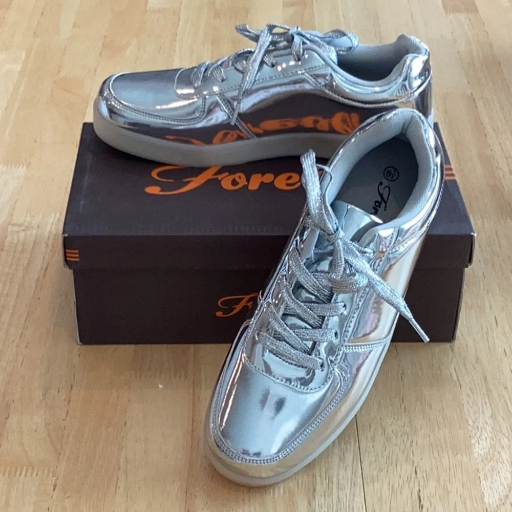 Forever Shiney Silver Shoes, Rubber soles, Size 8.5, NWT - Picture 5 of 6